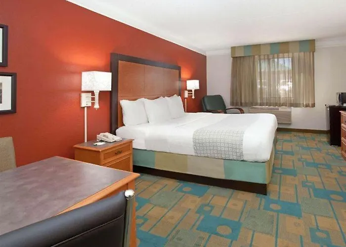 La Quinta By Wyndham Hotel