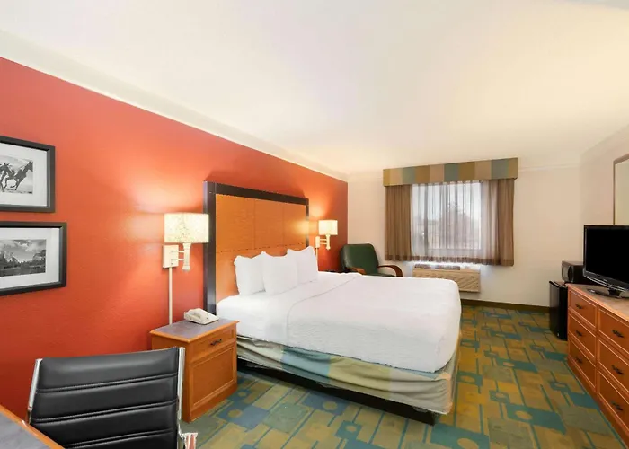 Hotel La Quinta By Wyndham 3*
