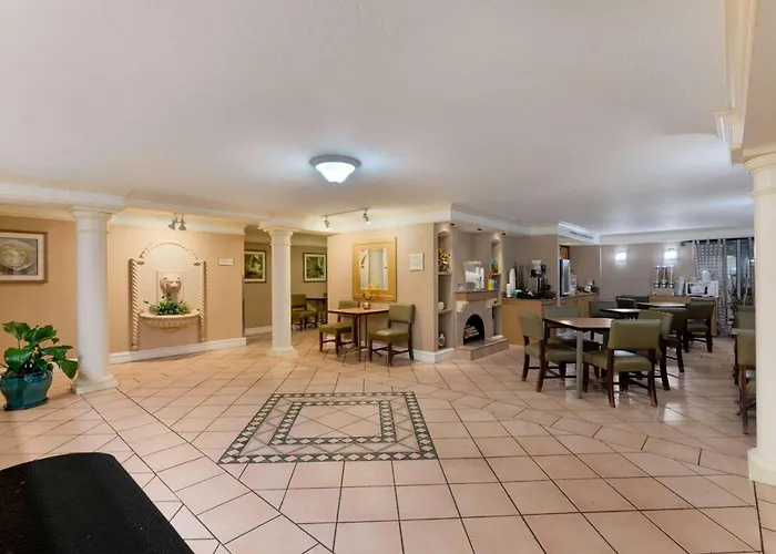 La Quinta By Wyndham 3*