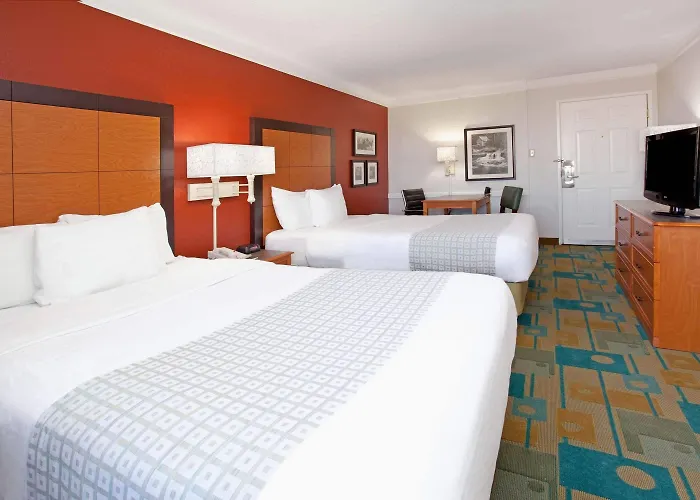 La Quinta By Wyndham Hotel