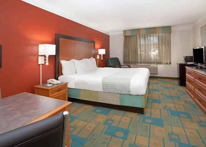 Hotel La Quinta By Wyndham 3*